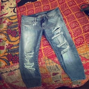 American Eagle distressed jegging